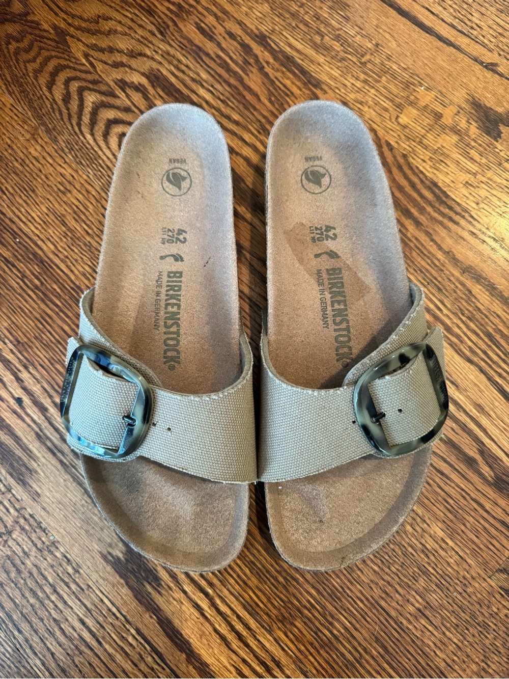 Birkenstock Single-Buckle Slide Sandals in Olive 42